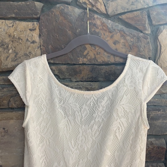 White lace short dress with cal sleeves. Size small. Mudd brand - Picture 2 of 4